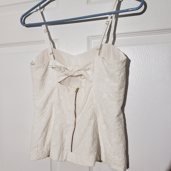 Lilly Pulitzer floral eyelet tank top - Picture 2 of 3